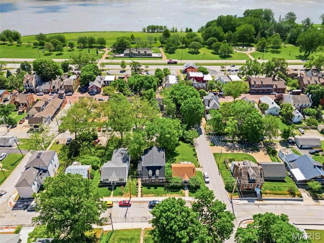 522 S 2nd Street, St Charles, MO 63301