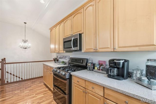 522 S 2nd Street, St Charles, MO 63301