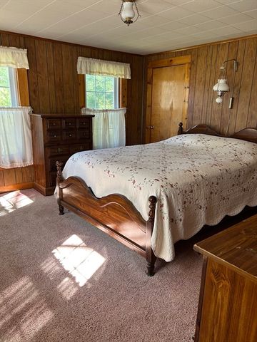 1386 Pleasant Street, Athol, MA 01331