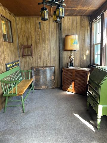 1386 Pleasant Street, Athol, MA 01331