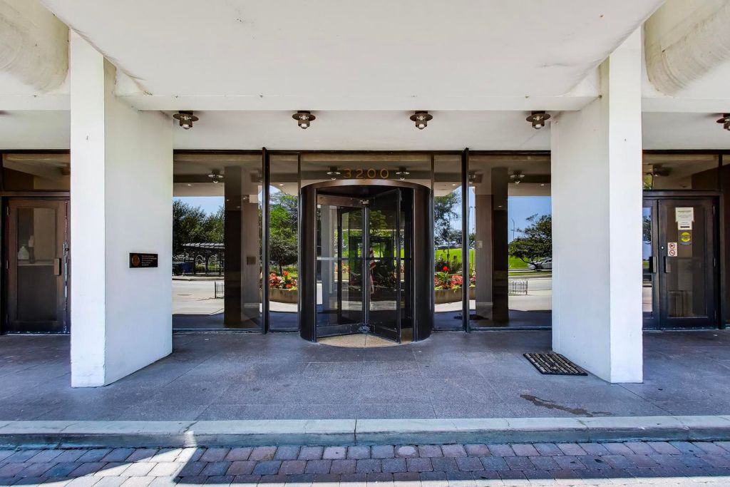 3200 N Lake Shore Drive 2202, Chicago, IL 60657 — photo 2
