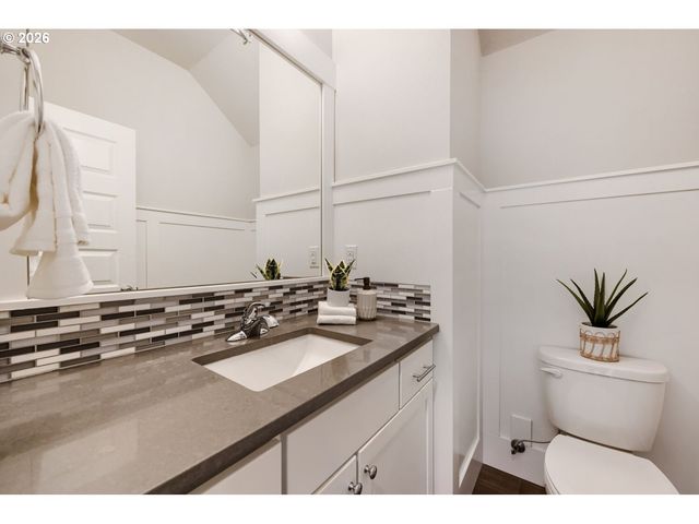 5605 Se STEELE St, Portland, OR 97206