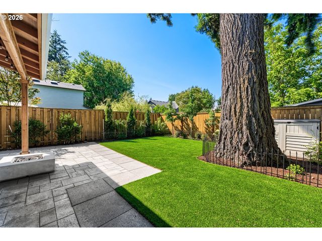 5605 Se STEELE St, Portland, OR 97206
