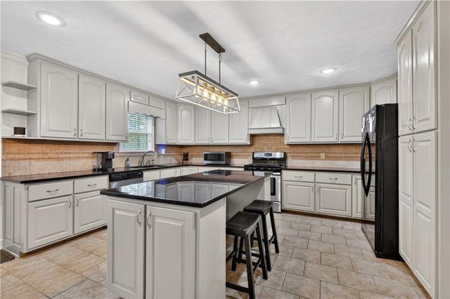 7634 Chatsworth Highway, Ellijay, GA 30540