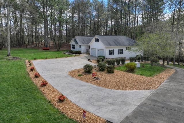 7634 Chatsworth Highway, Ellijay, GA 30540