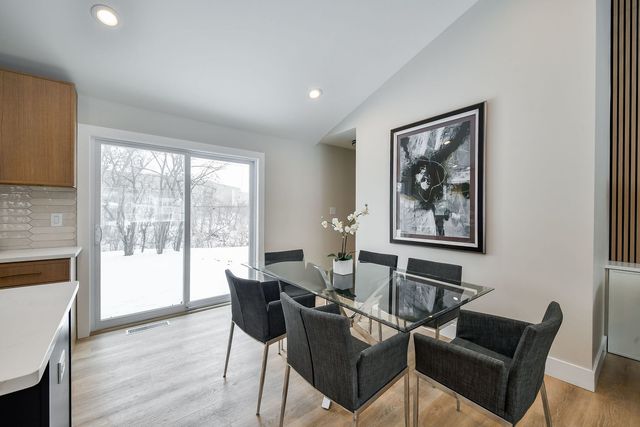 5740 Ridgewood Drive, Western Springs, IL 60558