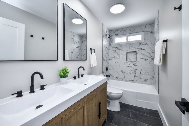 5740 Ridgewood Drive, Western Springs, IL 60558