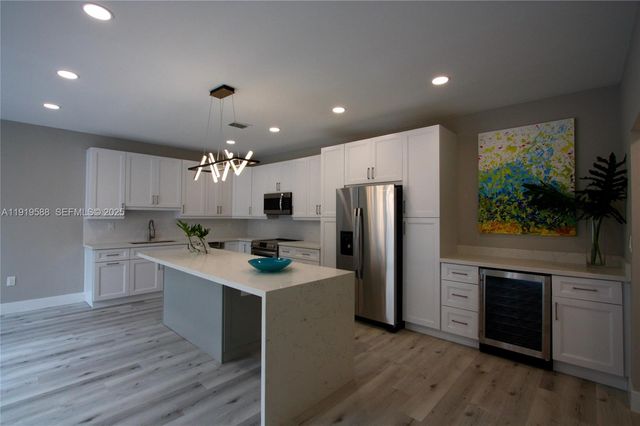 935 Lemonwood Ct -, Hollywood, FL 33019