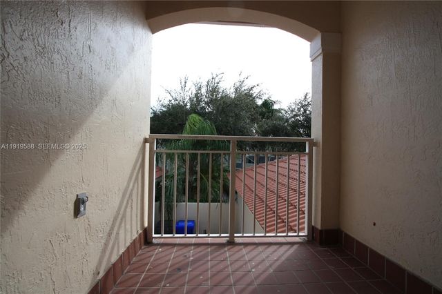 935 Lemonwood Ct -, Hollywood, FL 33019