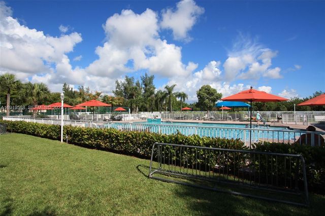 935 Lemonwood Ct -, Hollywood, FL 33019