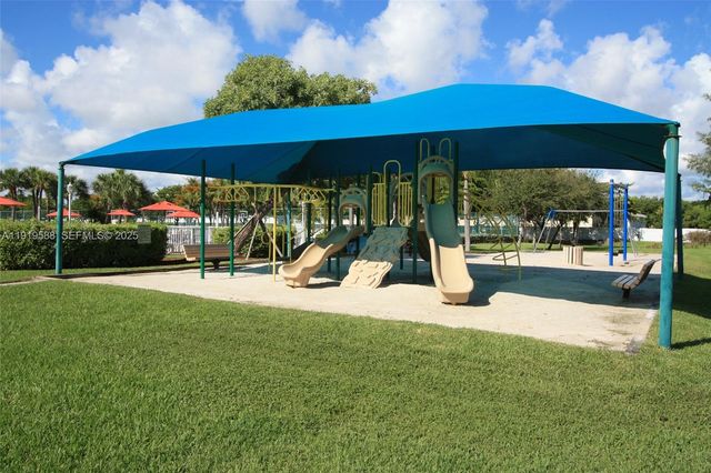 935 Lemonwood Ct -, Hollywood, FL 33019