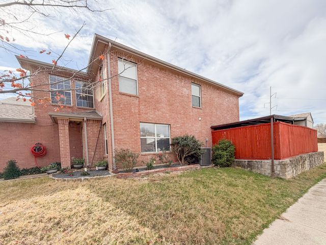 2044 Talon Drive, Lewisville, TX 75077