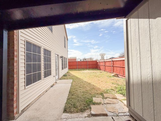 2044 Talon Drive, Lewisville, TX 75077