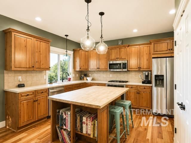 731 E Ridge Dr, Eagle, ID 83616