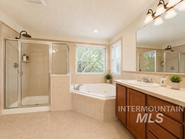 731 E Ridge Dr, Eagle, ID 83616