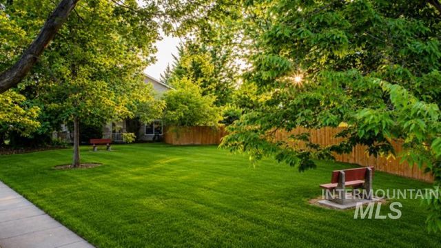 731 E Ridge Dr, Eagle, ID 83616