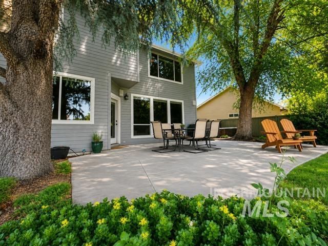 731 E Ridge Dr, Eagle, ID 83616