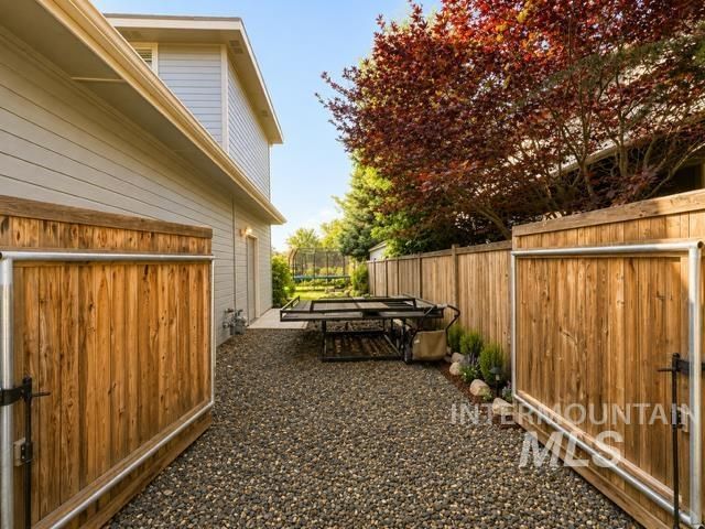 731 E Ridge Dr, Eagle, ID 83616