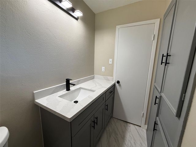 2818 Spa Drive, Deer Park, TX 77536