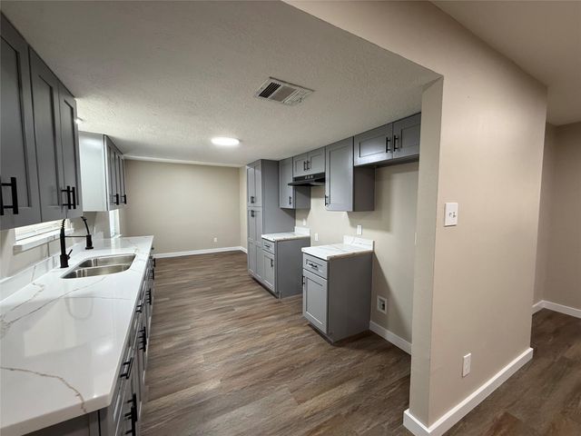 2818 Spa Drive, Deer Park, TX 77536