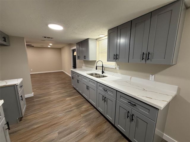 2818 Spa Drive, Deer Park, TX 77536
