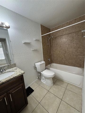 4401 THORNBRIAR LANE 102, Orlando, FL 32822