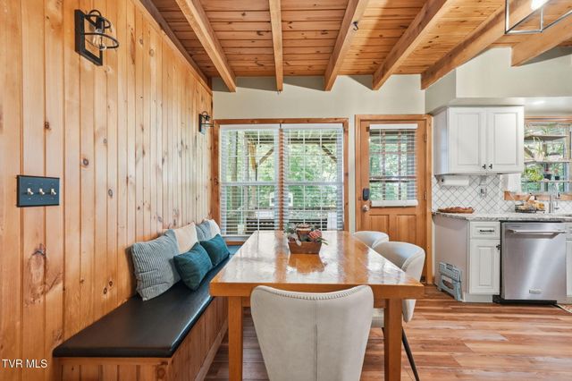 122 Spring Hollow Lane, Jonesborough, TN 37659