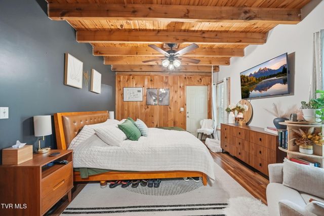 122 Spring Hollow Lane, Jonesborough, TN 37659