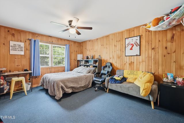122 Spring Hollow Lane, Jonesborough, TN 37659