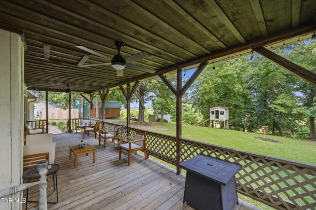 122 Spring Hollow Lane, Jonesborough, TN 37659