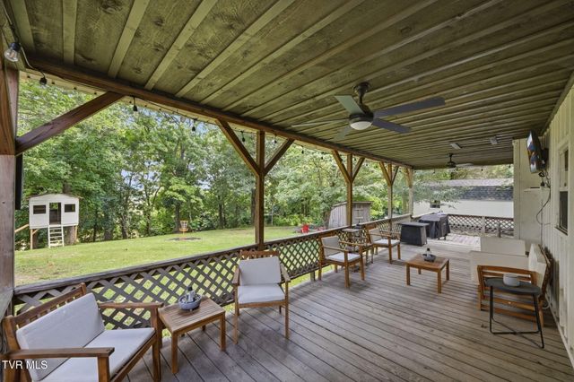 122 Spring Hollow Lane, Jonesborough, TN 37659