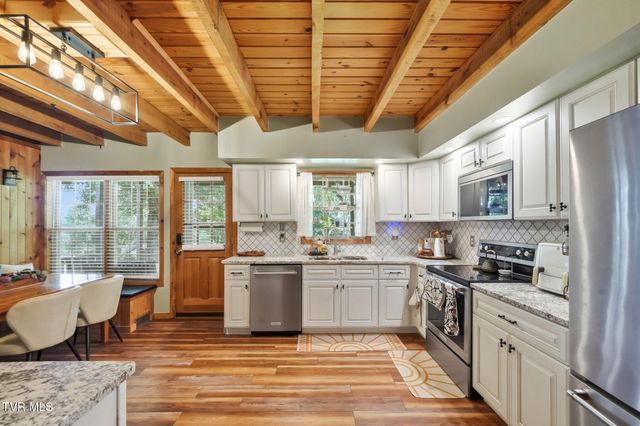 122 Spring Hollow Lane, Jonesborough, TN 37659