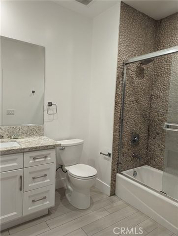 8238 Sharuzi Lane, Northridge (los Angeles), CA 91325