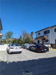 8238 Sharuzi Lane, Northridge (los Angeles), CA 91325