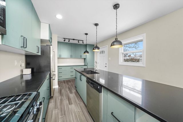 8939 Melvina Avenue, Oak Lawn, IL 60453