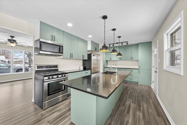 8939 Melvina Avenue, Oak Lawn, IL 60453