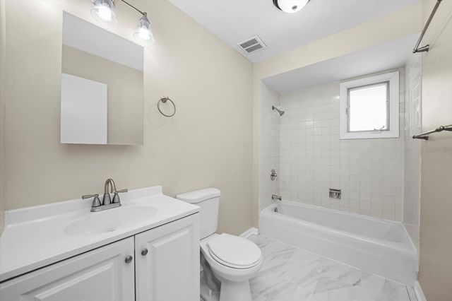 8939 Melvina Avenue, Oak Lawn, IL 60453