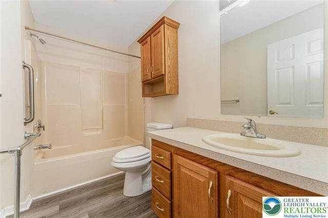 707 San Simeon Place, Forks Twp, PA 18040