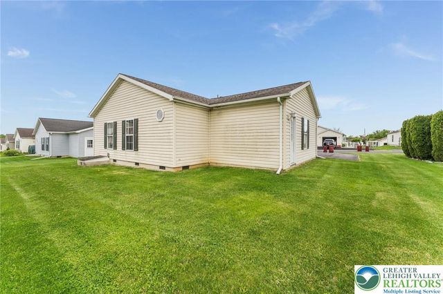 707 San Simeon Place, Forks Twp, PA 18040