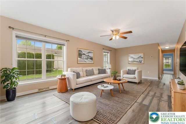 707 San Simeon Place, Forks Twp, PA 18040
