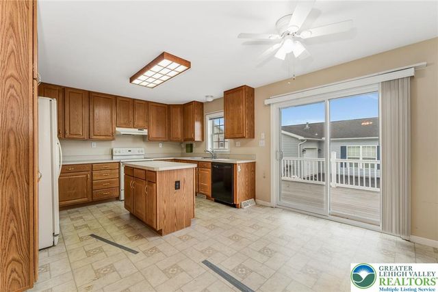 707 San Simeon Place, Forks Twp, PA 18040
