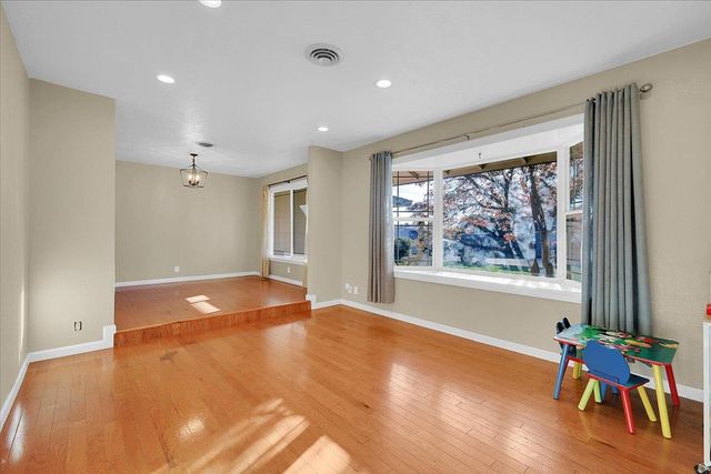 1988 Jeffrey Dr, Yuba City, CA 95991