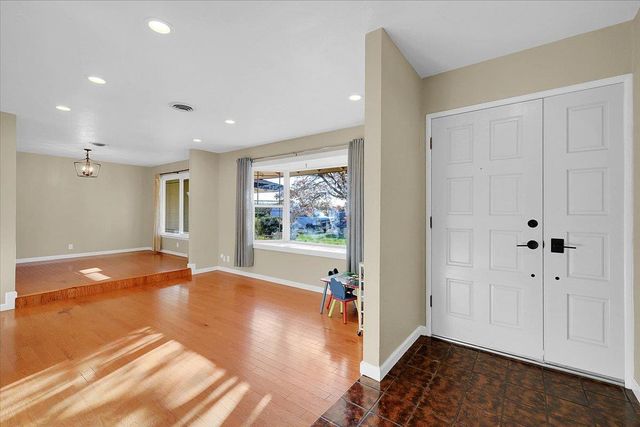 1988 Jeffrey Dr, Yuba City, CA 95991