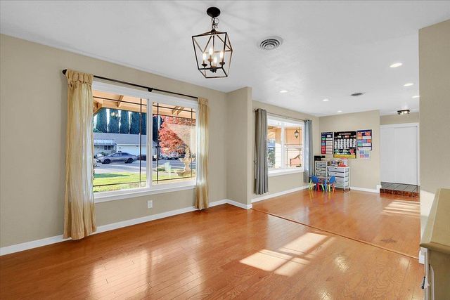 1988 Jeffrey Dr, Yuba City, CA 95991