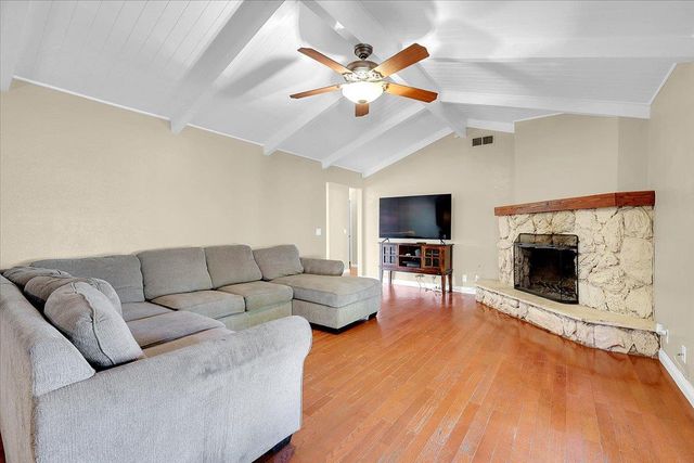 1988 Jeffrey Dr, Yuba City, CA 95991