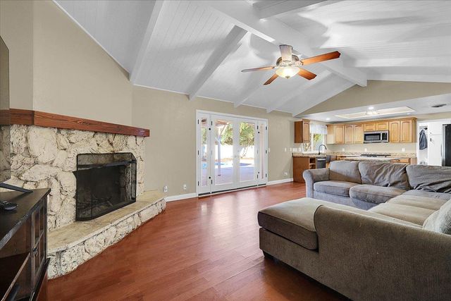 1988 Jeffrey Dr, Yuba City, CA 95991