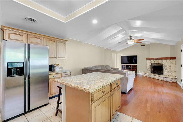 1988 Jeffrey Dr, Yuba City, CA 95991