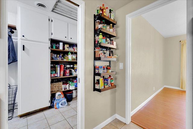 1988 Jeffrey Dr, Yuba City, CA 95991