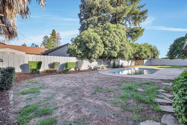 1988 Jeffrey Dr, Yuba City, CA 95991