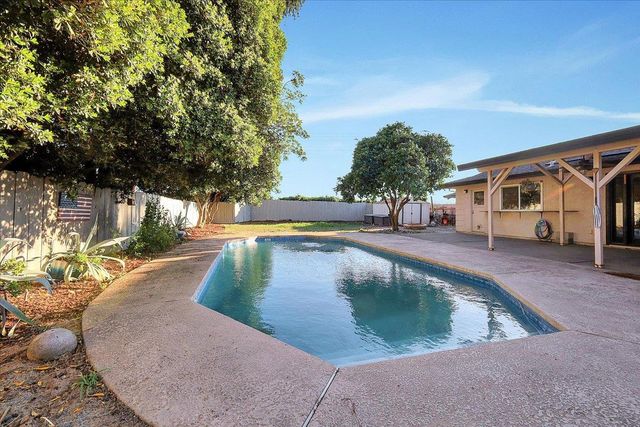 1988 Jeffrey Dr, Yuba City, CA 95991